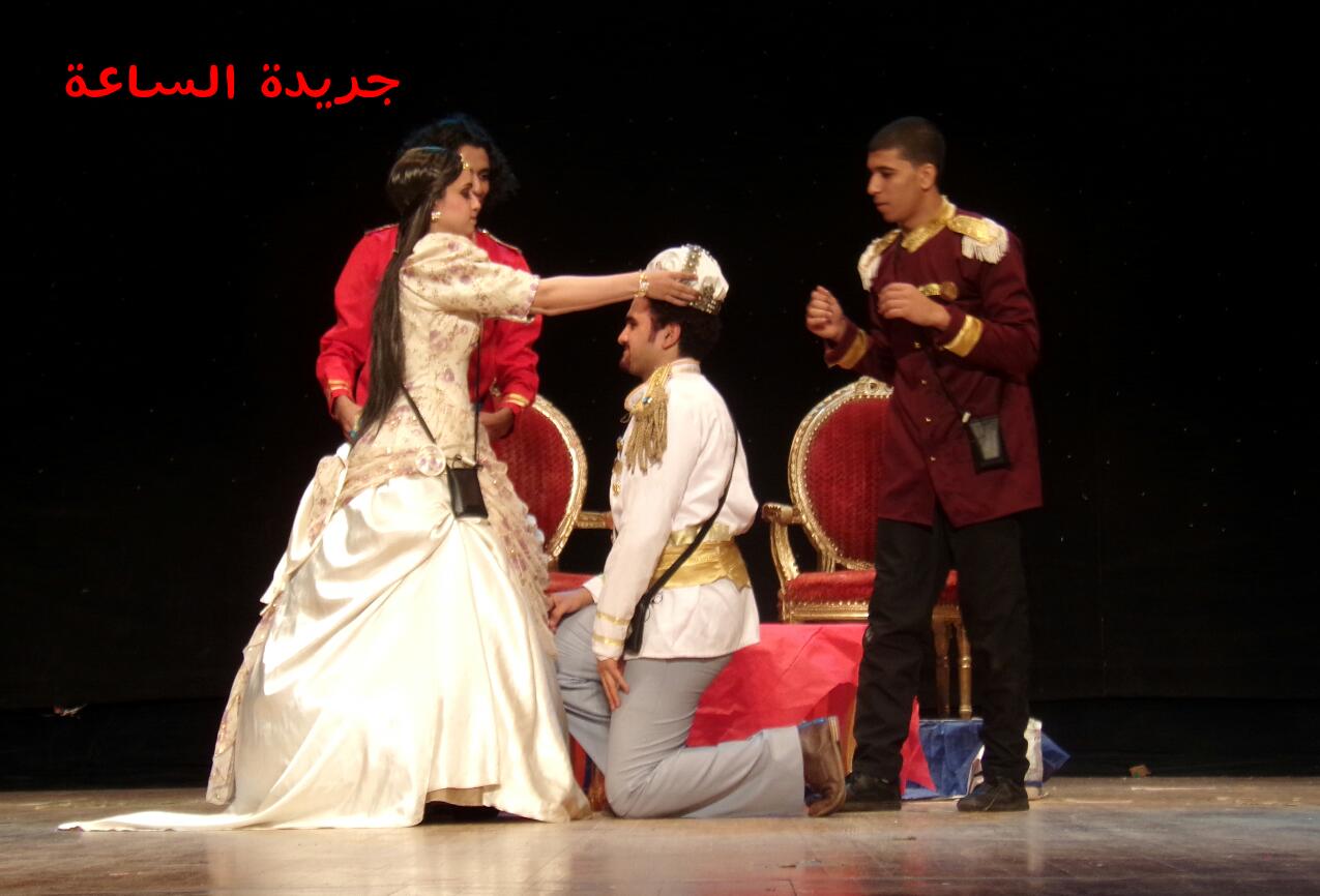 مؤسسة الساعة تعرض أولى مسرحياتها على مسرح أوبرا جامعة مصر بالتعاون مع 